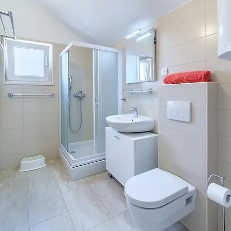 Villa 4 Bedroom Villa, Heated Pool, Bay View,