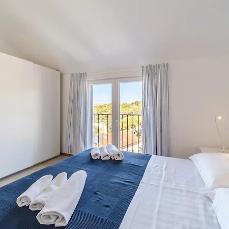 4 Bedroom Villa, Heated Pool, Bay View,