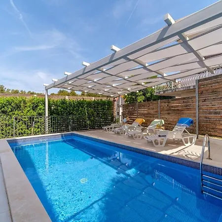Villa 4 Bedroom Villa, Heated Pool, Bay View, Milna (Brac)