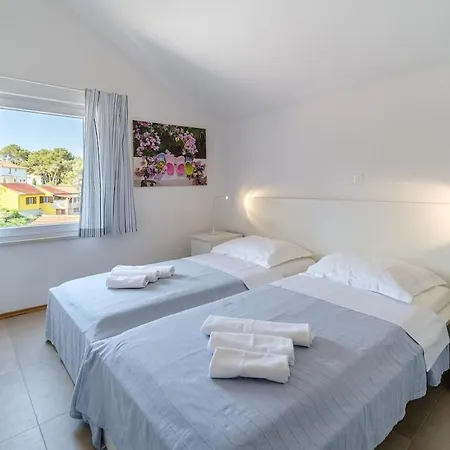 Villa 4 Bedroom Villa, Heated Pool, Bay View, Milna (Brac)