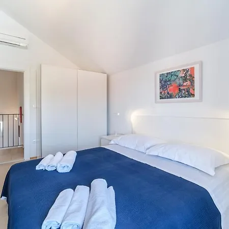 4 Bedroom Villa, Heated Pool, Bay View, Villa *